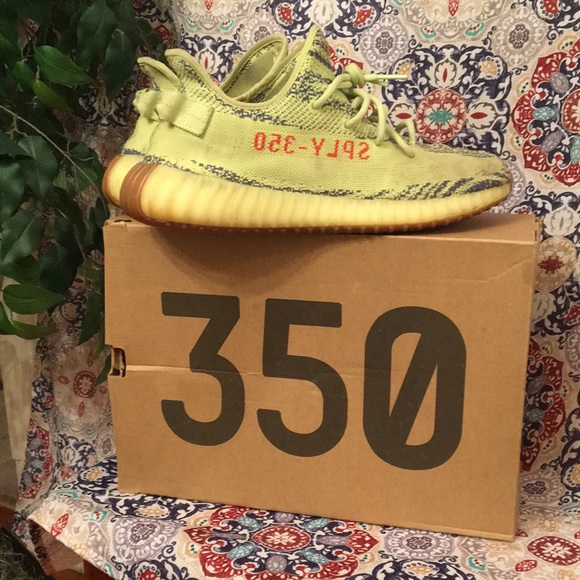 YEEZY 350 - Picture 2 of 2